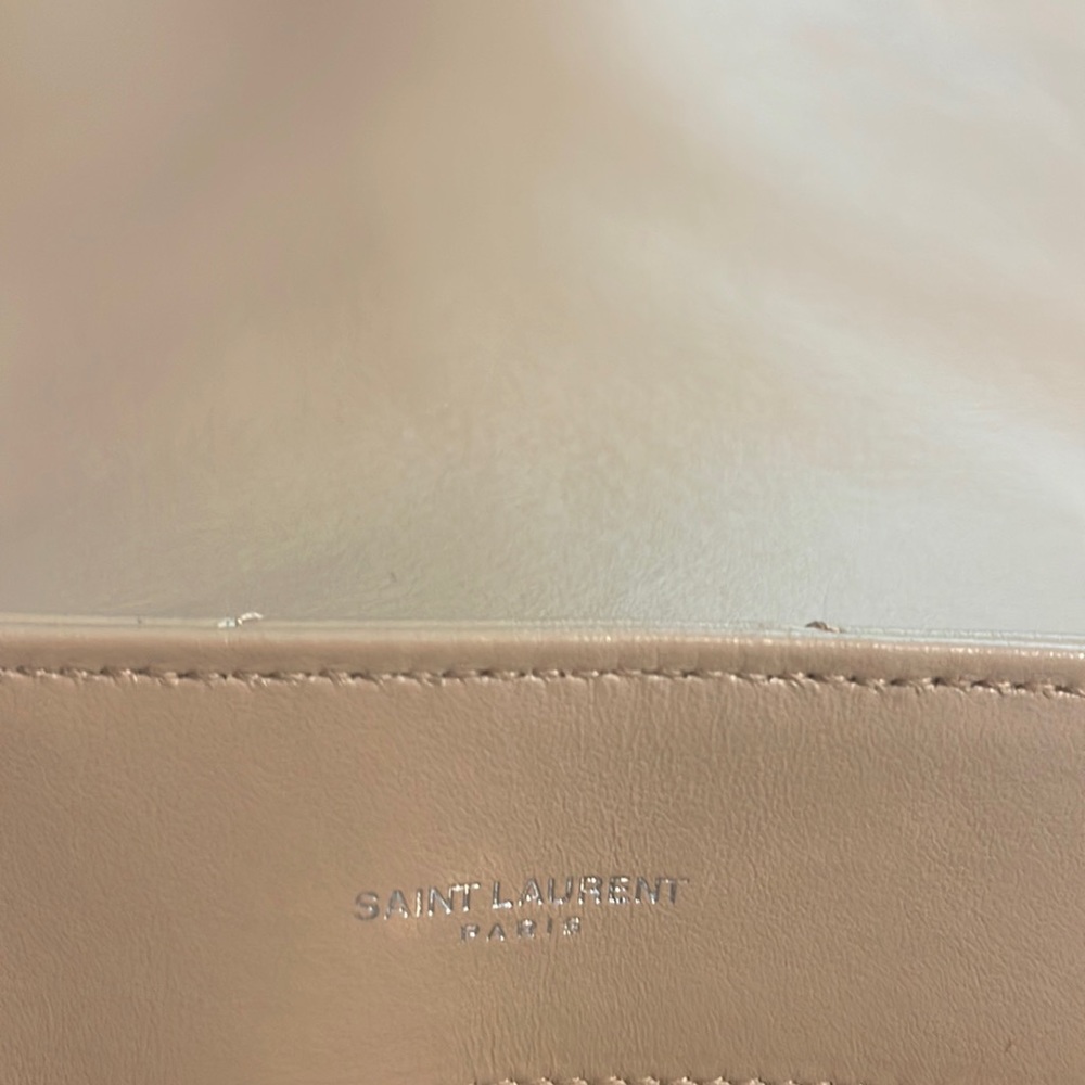 Like new Yves Saint Laurent Loulou Medium Chain Shoulder Bag - Picture 9 of 11